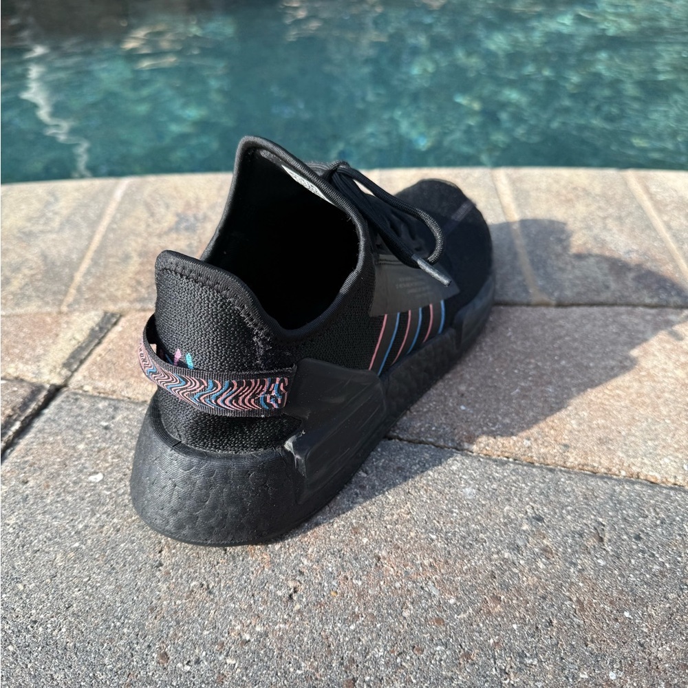 Adidas - NMD R1 V2 Black Pulse Magenta Men’s 7.5 - Picture 3 of 10